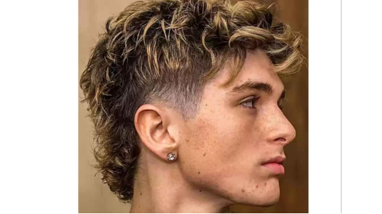 Le salon Rustik Royal est un salon de coiffure pour hommes. Du petit garçon au grand-papa, tous seront choyés! Venez nous rencontrer dès aujourd’hui, sans rendez-vous, notre incroyable équipe s’occupera de