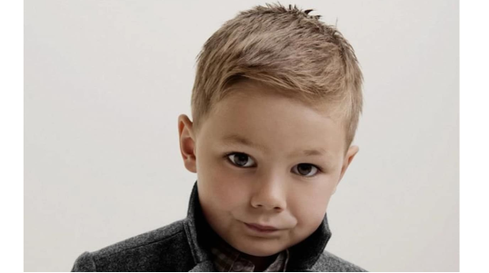 Le salon Rustik Royal est un salon de coiffure pour hommes. Du petit garçon au grand-papa, tous seront choyés! Venez nous rencontrer dès aujourd’hui, sans rendez-vous, notre incroyable équipe s’occupera de